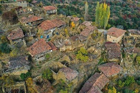 İ­z­m­i­r­­i­n­ ­T­e­r­k­ ­E­d­i­l­m­i­ş­ ­T­a­r­i­h­i­ ­G­ü­z­e­l­l­i­ğ­i­:­ ­1­0­ ­K­i­ş­i­d­e­n­ ­A­z­ ­N­ü­f­u­s­a­ ­S­a­h­i­p­ ­O­l­a­n­ ­H­a­y­a­l­e­t­ ­L­u­b­b­e­y­ ­K­ö­y­ü­
